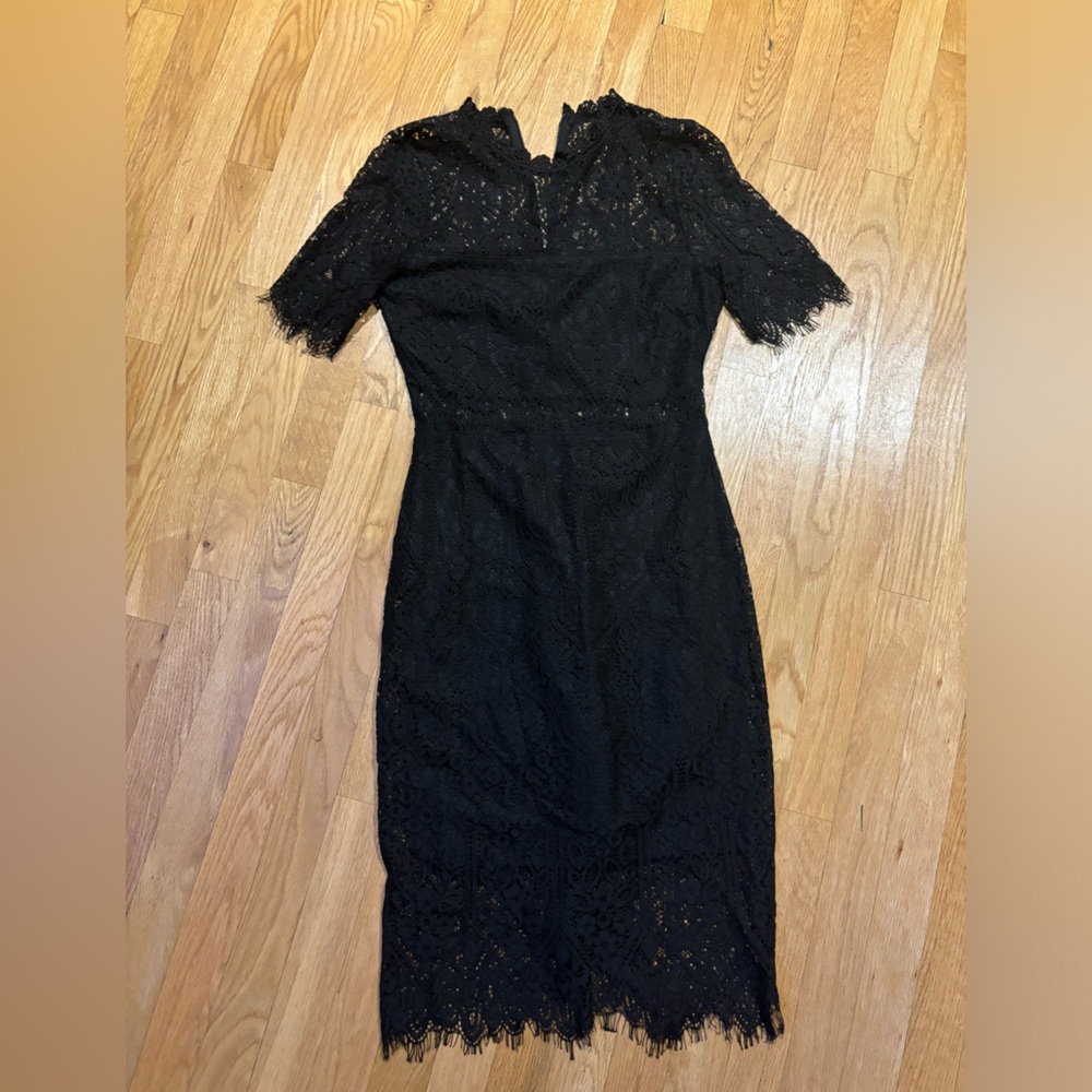 Lulu’s lace midi dress